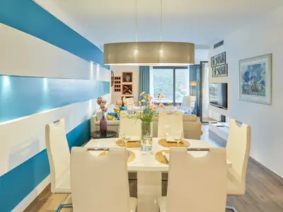 DiningRoom