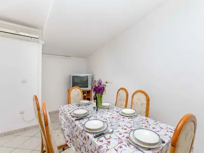 Ferienwohnung für 10 Personen (160 m²) in Duće 8/10