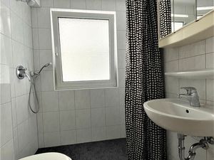 23585860-Ferienwohnung-5-Düren-300x225-4