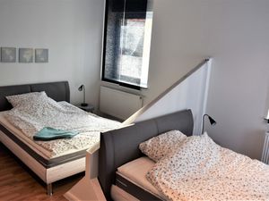 22365013-Ferienwohnung-8-Düsseldorf-300x225-5