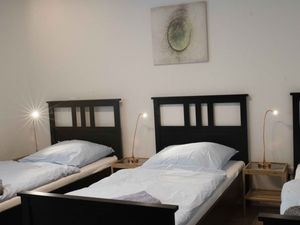 22509569-Ferienwohnung-8-Düsseldorf-300x225-1