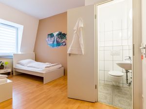 22649105-Ferienwohnung-5-Düsseldorf-300x225-3