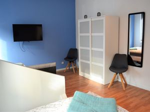 22365013-Ferienwohnung-8-Düsseldorf-300x225-4