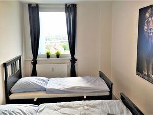 22496379-Ferienwohnung-7-Düsseldorf-300x225-1