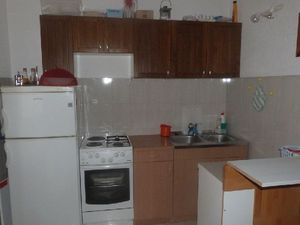 21943811-Ferienwohnung-4-Dugi Rat-300x225-5