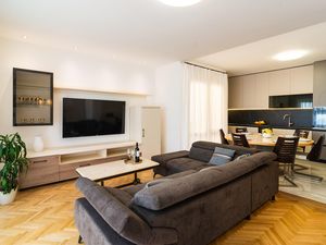 23730773-Ferienwohnung-8-Dugi Rat-300x225-1