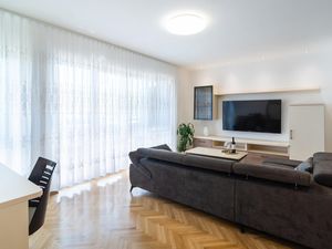 23730773-Ferienwohnung-8-Dugi Rat-300x225-5