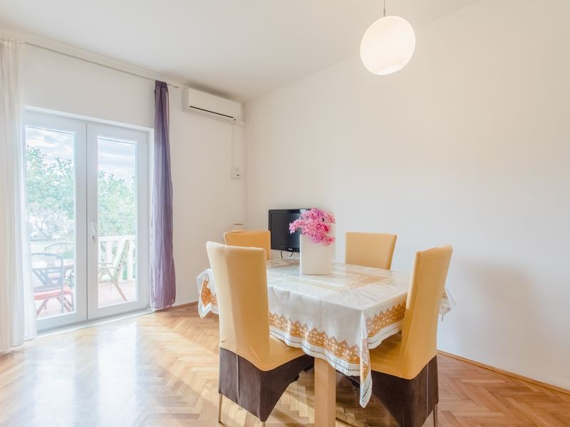 18321639-Ferienwohnung-4-Dugi Rat-800x600-2