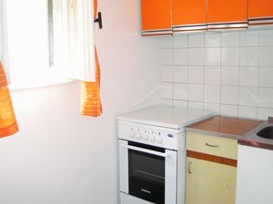 18323927-Ferienwohnung-11-Dugi Rat-300x225-4