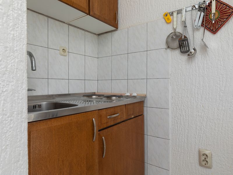 18323921-Ferienwohnung-4-Dugi Rat-800x600-2