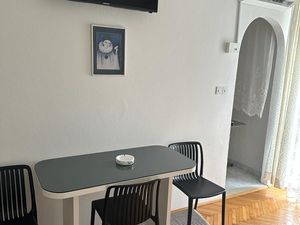 18323921-Ferienwohnung-4-Dugi Rat-300x225-5