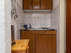 18322969-Ferienwohnung-7-Dugi Rat-300x225-5