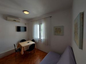 18511530-Ferienwohnung-4-Dugi Rat-300x225-1