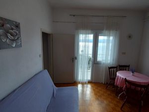 18510762-Ferienwohnung-4-Dugi Rat-300x225-1