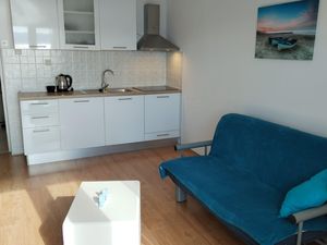 18510763-Ferienwohnung-4-Dugi Rat-300x225-4