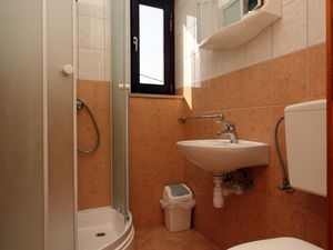 18559924-Ferienwohnung-3-Dugi Rat-300x225-5