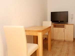 18689513-Ferienwohnung-3-Dugi Rat-300x225-1