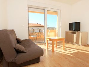 18689514-Ferienwohnung-4-Dugi Rat-300x225-1