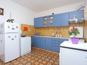 21666473-Ferienwohnung-6-Dugi Rat-300x225-3