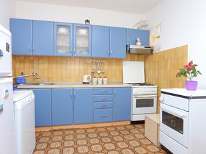 21666473-Ferienwohnung-6-Dugi Rat-300x225-4