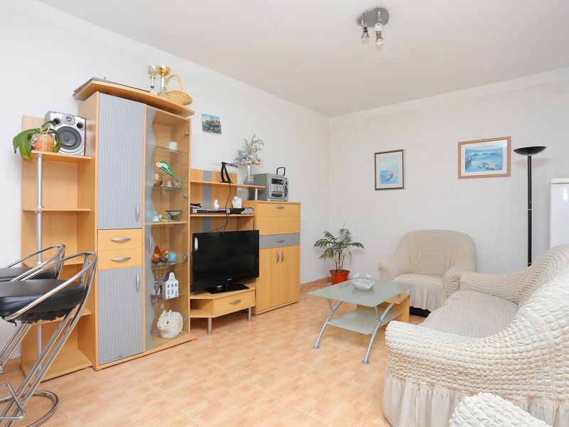 23929811-Ferienwohnung-9-Dugi Rat-800x600-1