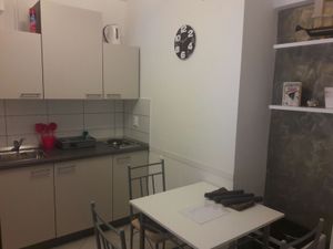 23931818-Ferienwohnung-3-Dugi Rat-300x225-5