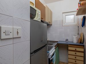 18954825-Ferienwohnung-4-Dugi Rat-300x225-5