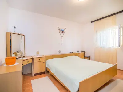 Ferienwohnung für 6 Personen (65 m²) in Dugi Rat 9/10