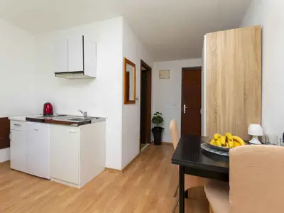 Ferienwohnung für 3 Personen (36 m²) in Jesenice 8/10