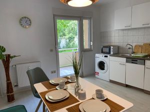 23194425-Ferienwohnung-4-Duisburg-300x225-5