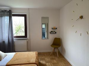 23127719-Ferienwohnung-4-Duisburg-300x225-2