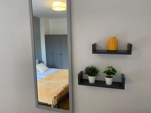 23127719-Ferienwohnung-4-Duisburg-300x225-3