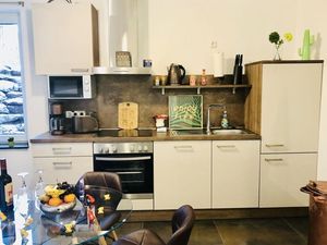 23967480-Ferienwohnung-4-Duisburg-300x225-3