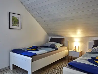 Zweibett Schlafzimmer