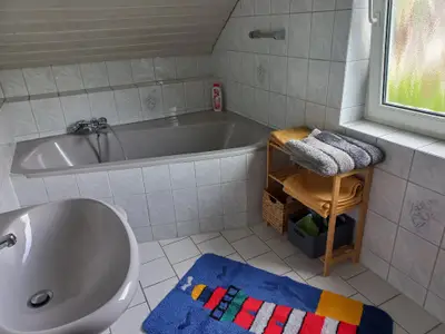Bad mit Badewanne