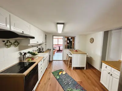 KITCHEN, INSIDE