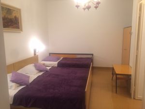 19125904-Ferienwohnung-4-Duće-300x225-3