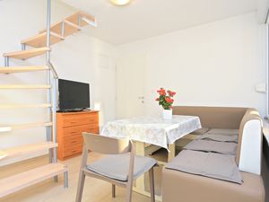 22407693-Ferienwohnung-5-Duće-300x225-2