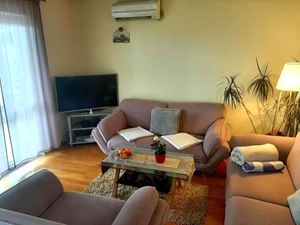 23937687-Ferienwohnung-7-Duće-300x225-2