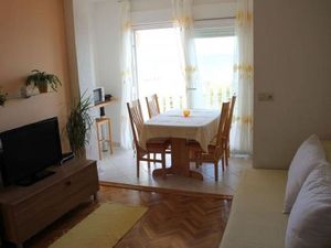 23335343-Ferienwohnung-4-Duće-300x225-4