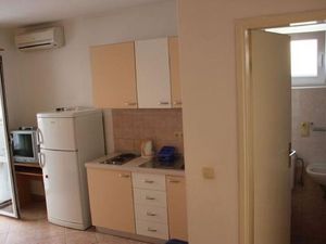 23335281-Ferienwohnung-4-Duće-300x225-4