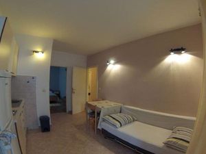 23335281-Ferienwohnung-4-Duće-300x225-2