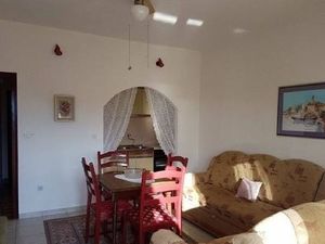 23576710-Ferienwohnung-8-Duće-300x225-2