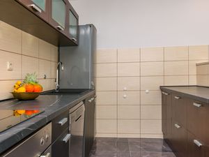 23943013-Ferienwohnung-8-Duće-300x225-5