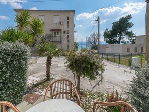 23946116-Ferienwohnung-2-Duće-300x225-2