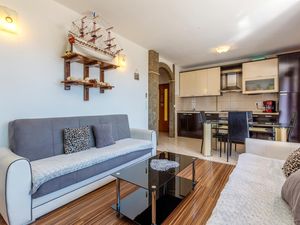 23746245-Ferienwohnung-6-Duće-300x225-2