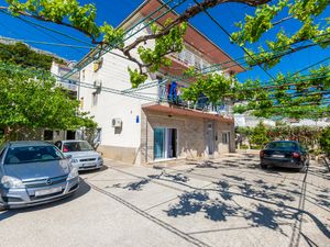 23746246-Ferienwohnung-4-Duće-300x225-1