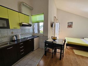 23310423-Ferienwohnung-2-Duće-300x225-4