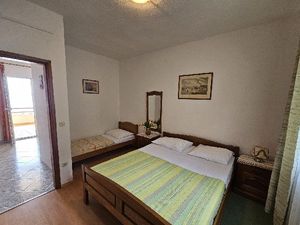 23310390-Ferienwohnung-4-Duće-300x225-5