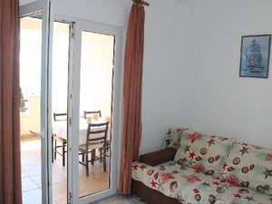 23310390-Ferienwohnung-4-Duće-300x225-4